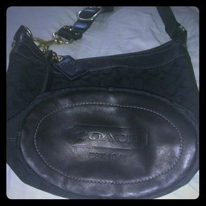 Coach bucket side bag. BLK.